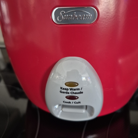 Sunbeam Red Multi-Function Rice Cooker with Steaming Insert - Picture 2 of 6